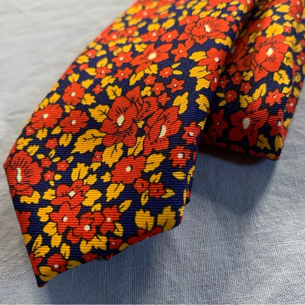 Men's FOREVER 21 MEN Tie Necktie Red and Orange Floral Pattern